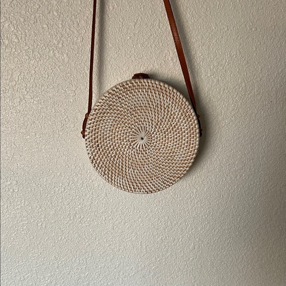 Naomi Savannah Round Woven Unicorn Crossbody Bag 25”arnd. the detail on unicorn😍 - Picture 8 of 8